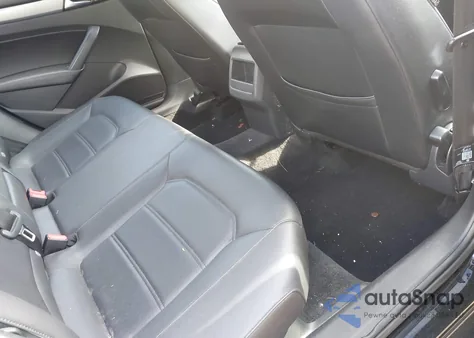 2014 Volkswagen Passat 1.8T Wolfsburg Edition z USA, uszkodzony, nr VIN 1VWAT7A3XEC022300